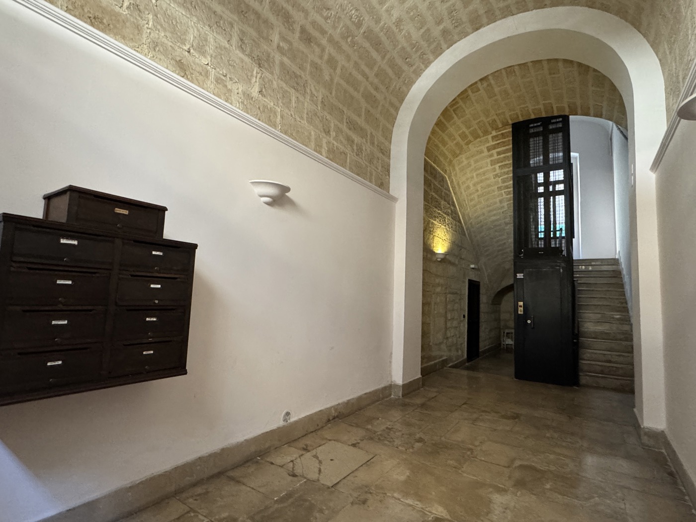 Quadrilocale arredato in affitto a Bari