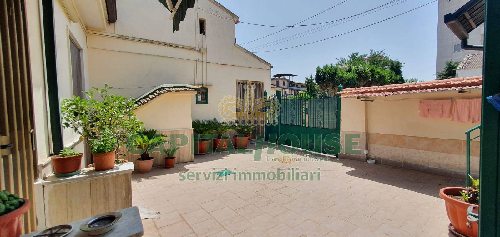 Casa indipendente con terrazzo, Caserta san benedetto