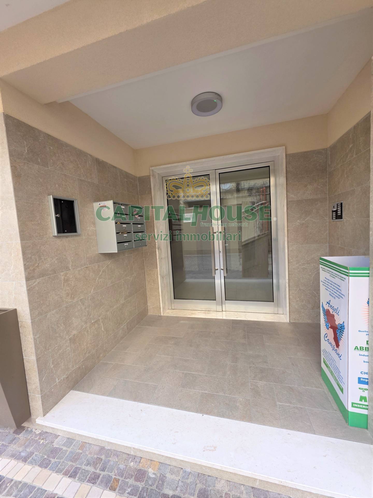 Ufficio in vendita a Caserta, Centro