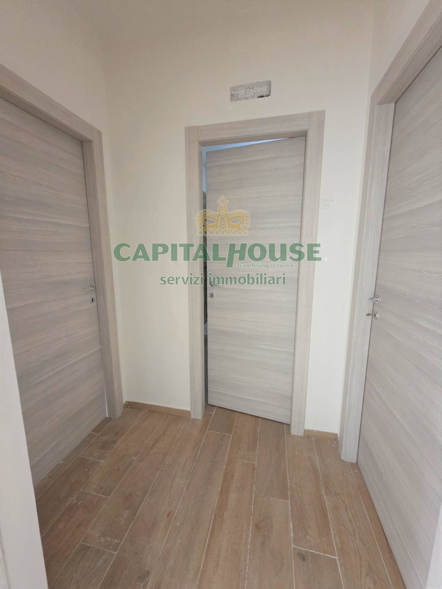 Ufficio in vendita a Caserta, Centro