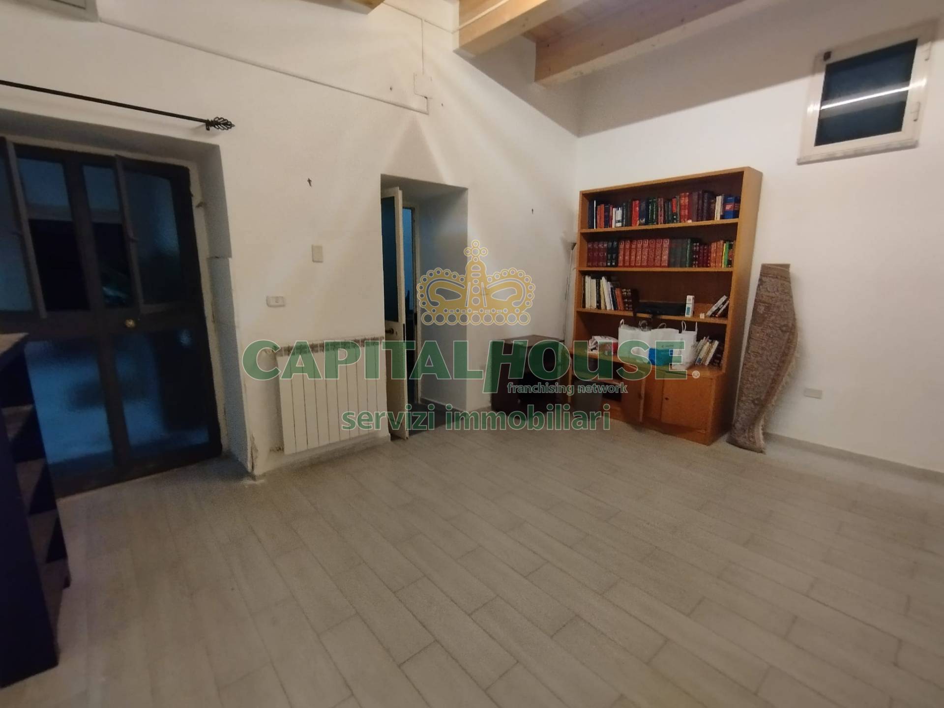 Ufficio in affitto a Caserta, Centro