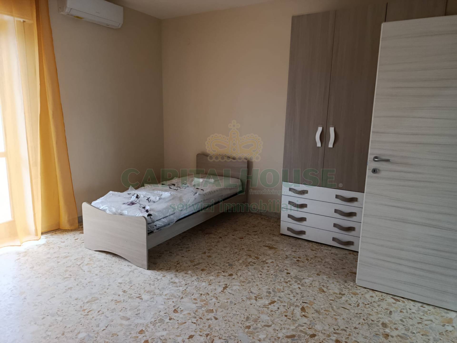 Camere (solo AFFITTO) in affitto a Caserta, Lincoln