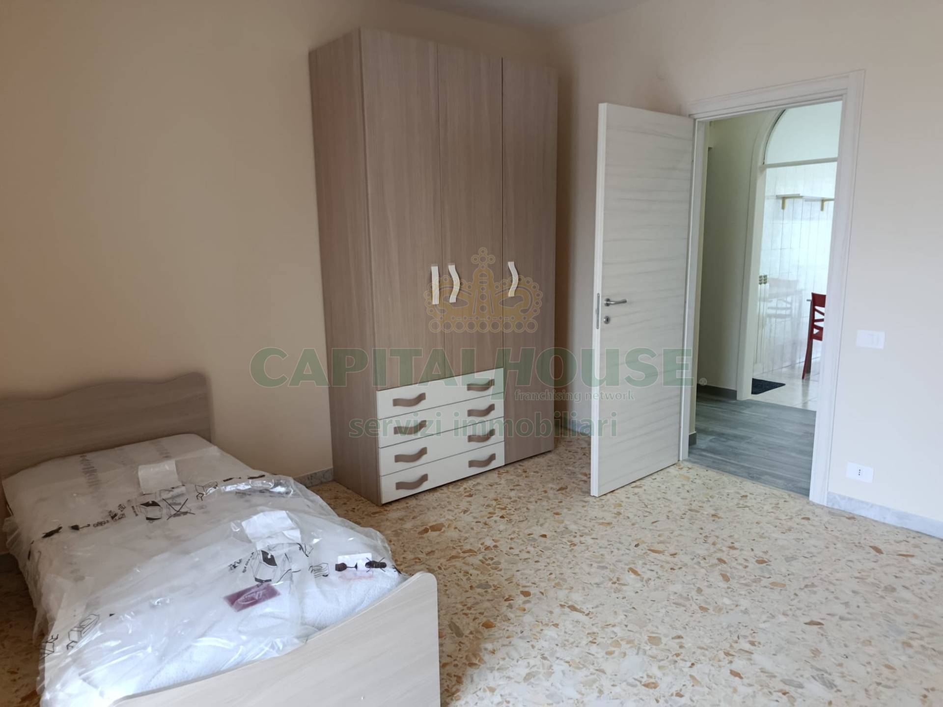 Camere (solo AFFITTO) in affitto a Caserta, Lincoln