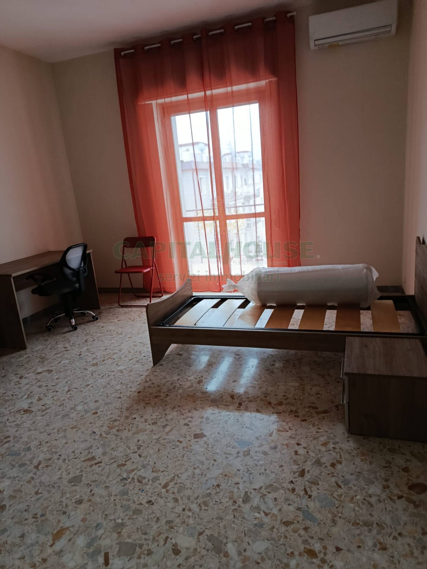 Camere (solo AFFITTO) in affitto a Caserta, Lincoln