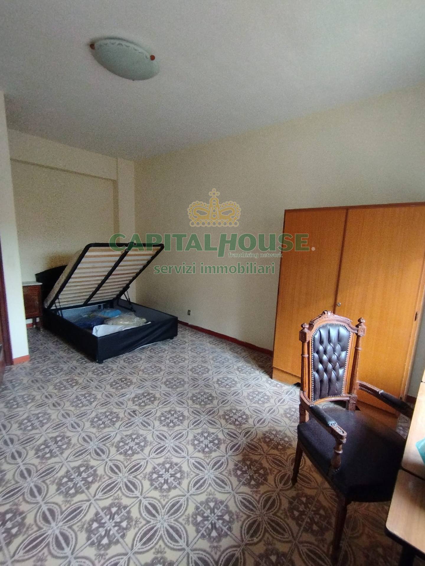 Camere (solo AFFITTO) in affitto a Caserta, Lincoln