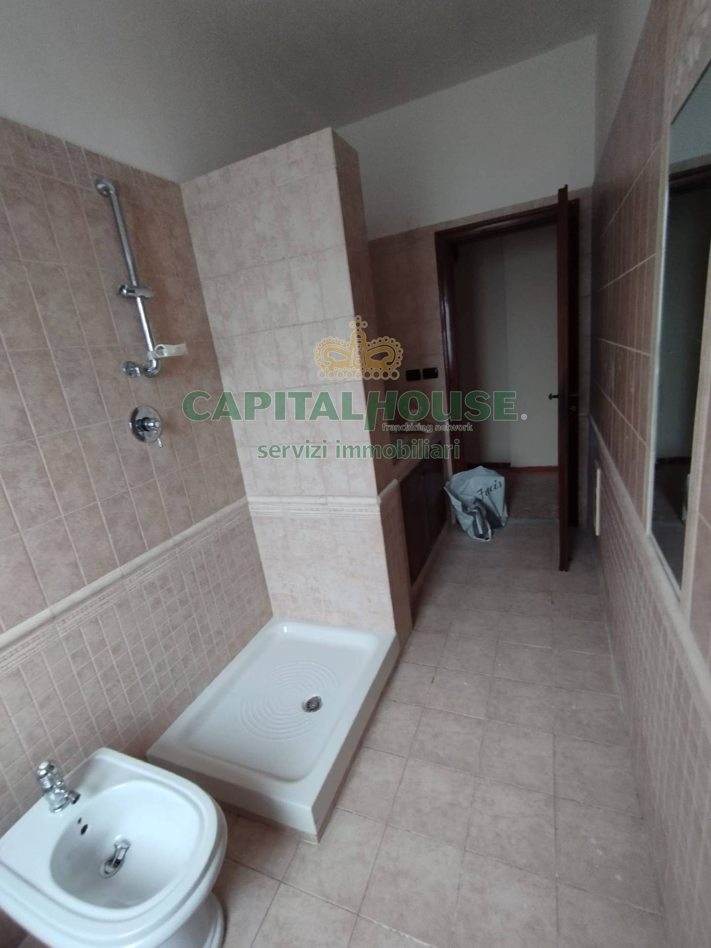 Camere (solo AFFITTO) in affitto a Caserta, Lincoln