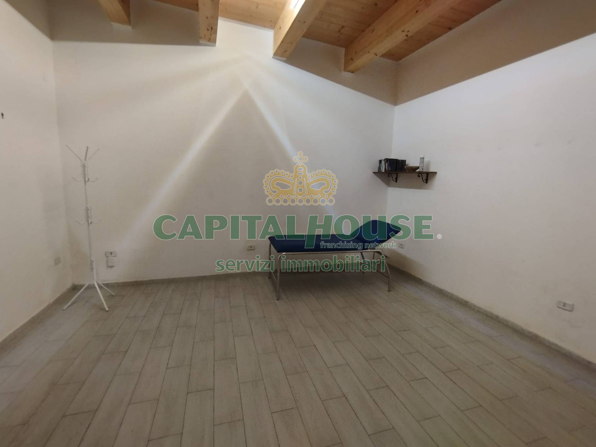 Ufficio in affitto a Caserta, Centro