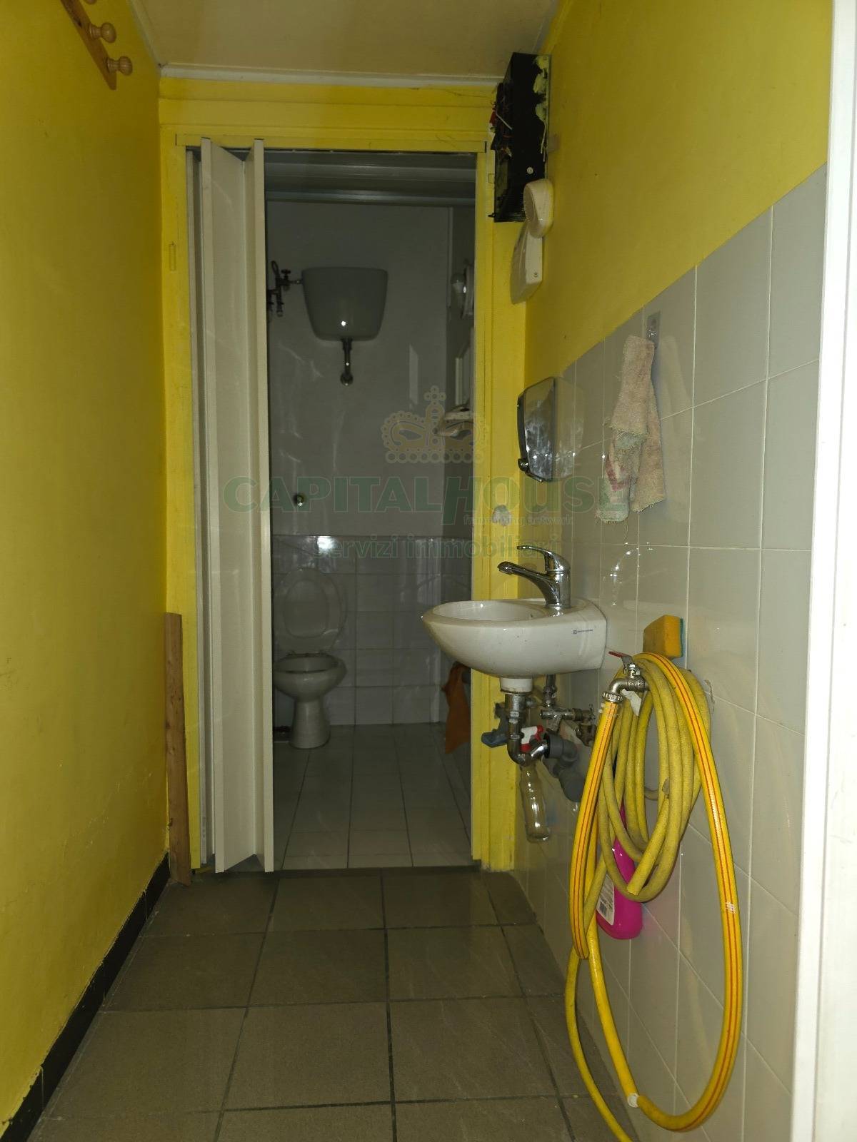 Commerciale in affitto a Caserta, Centro