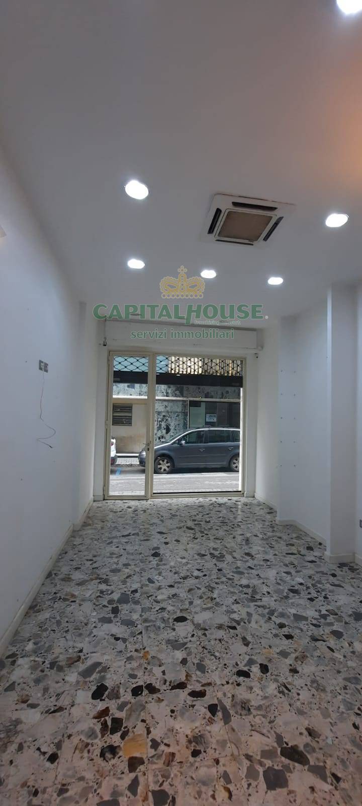 Commerciale in affitto a Caserta, Centro
