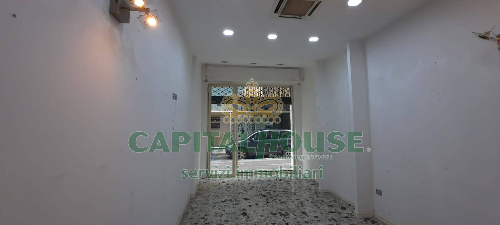 Commerciale in affitto a Caserta, Centro