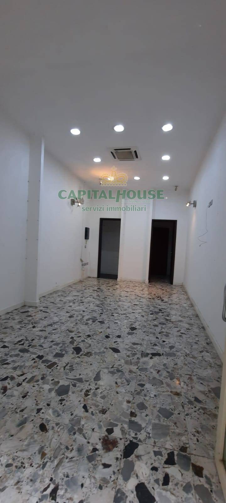 Commerciale in affitto a Caserta, Centro