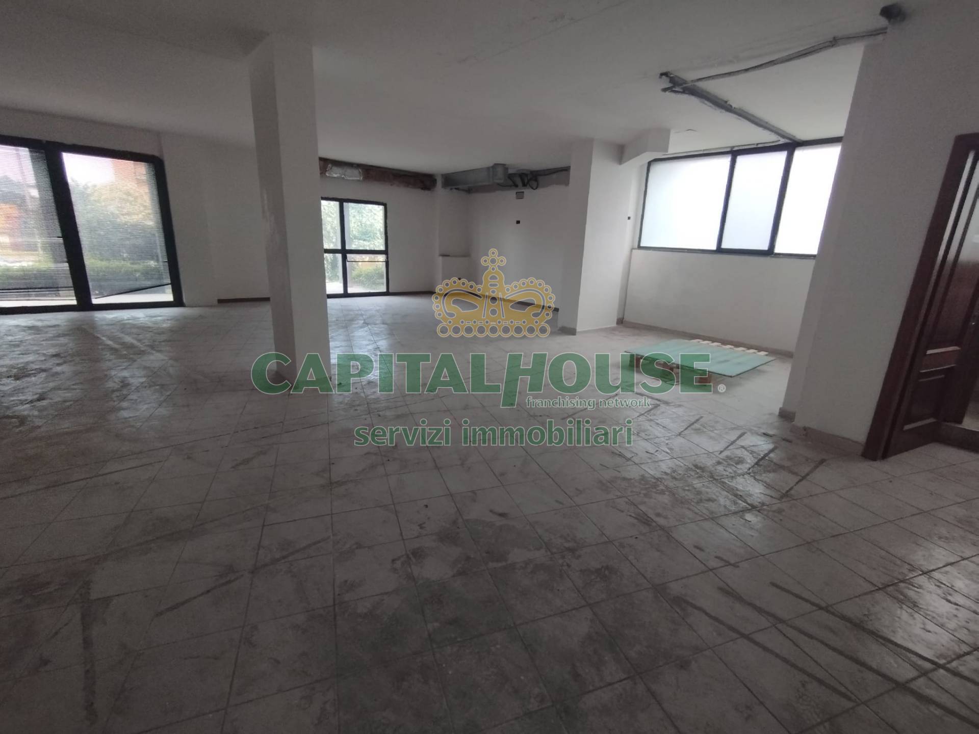 Commerciale in affitto a Caserta, San Clemente