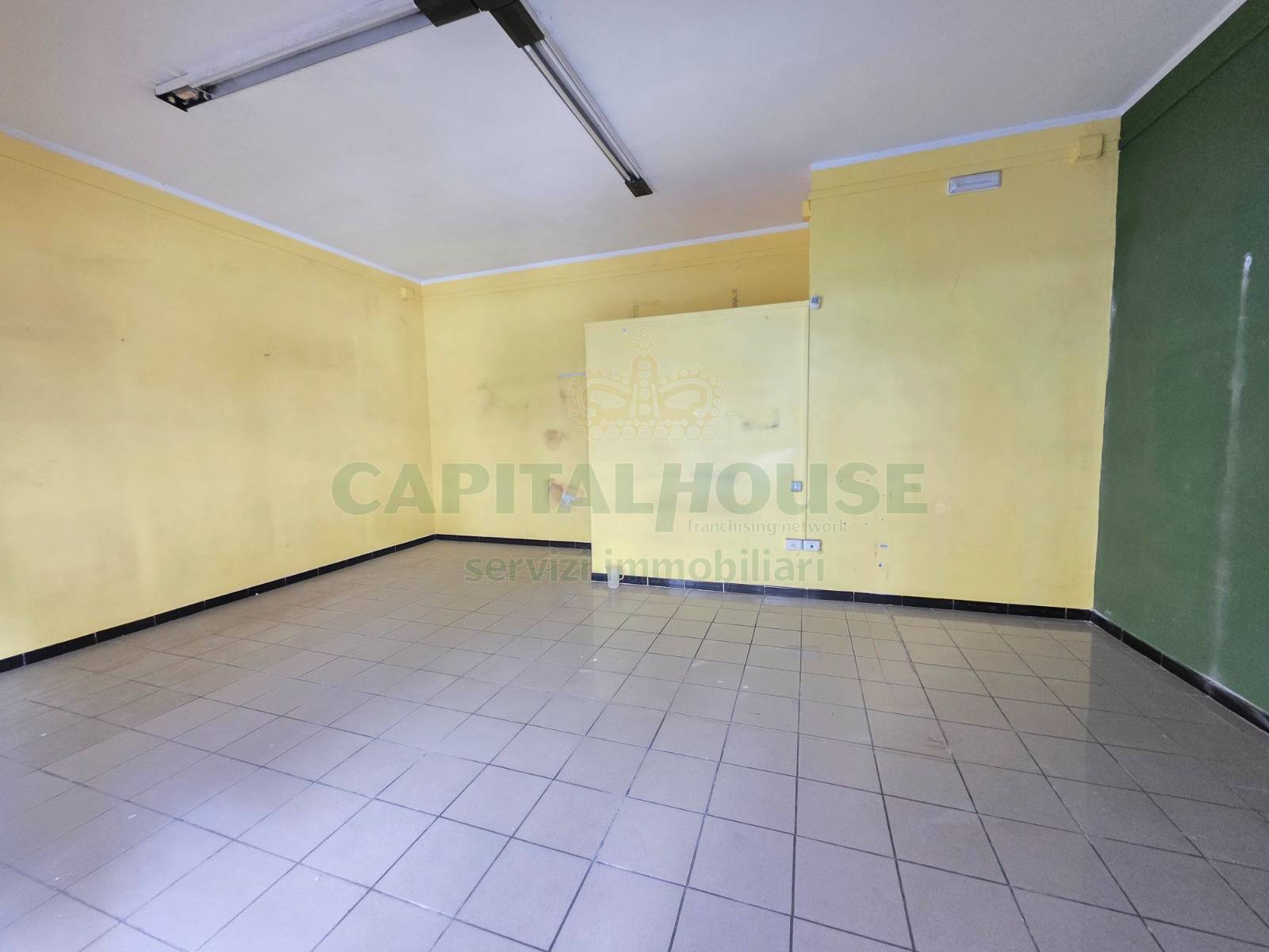 Commerciale in affitto a Caserta, Centro