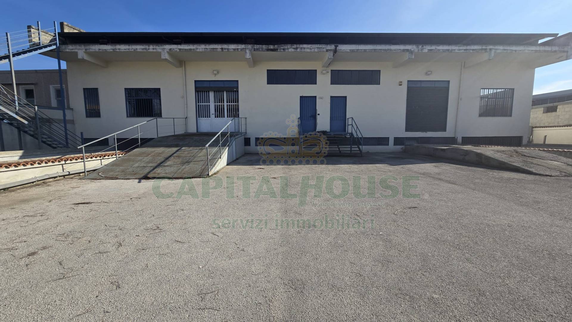 Capannone in affitto a Caserta, Lincoln