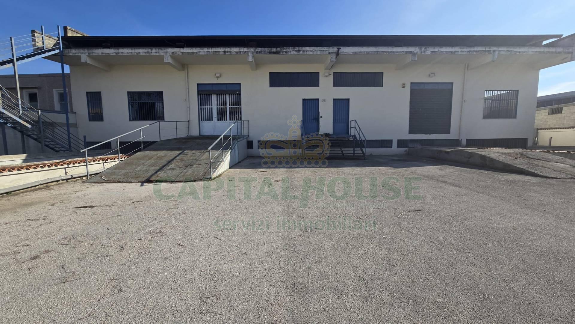 Capannone in affitto a Caserta, Lincoln