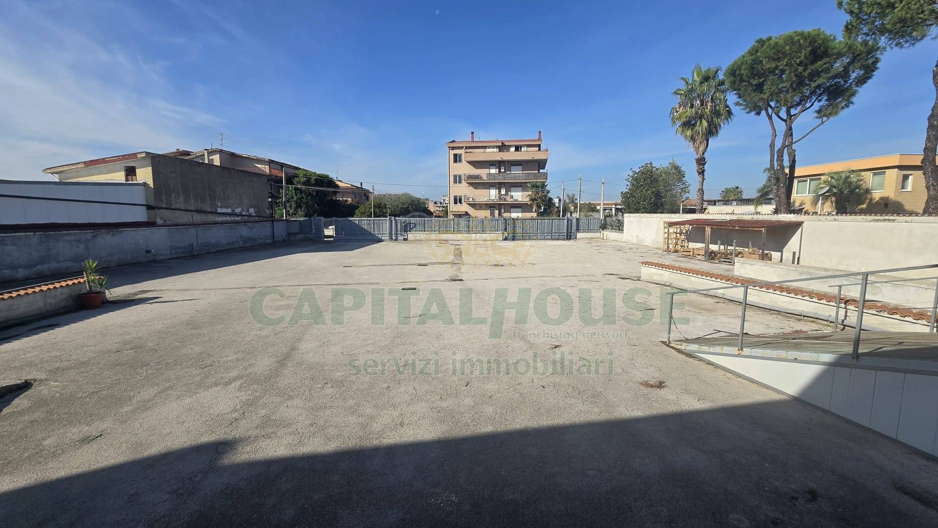 Capannone in affitto a Caserta, Lincoln