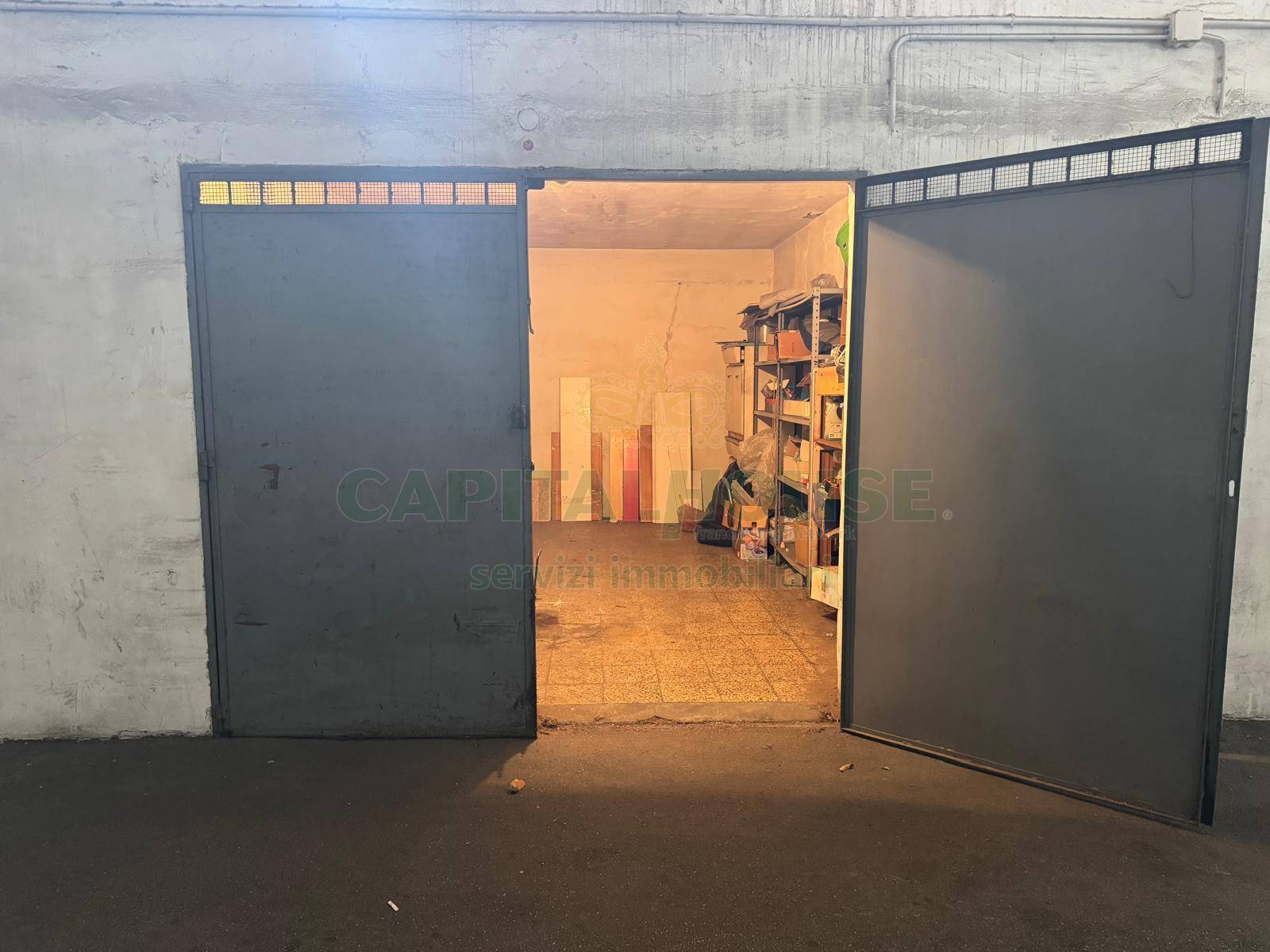 Box o garage in vendita a Caserta, Lincoln