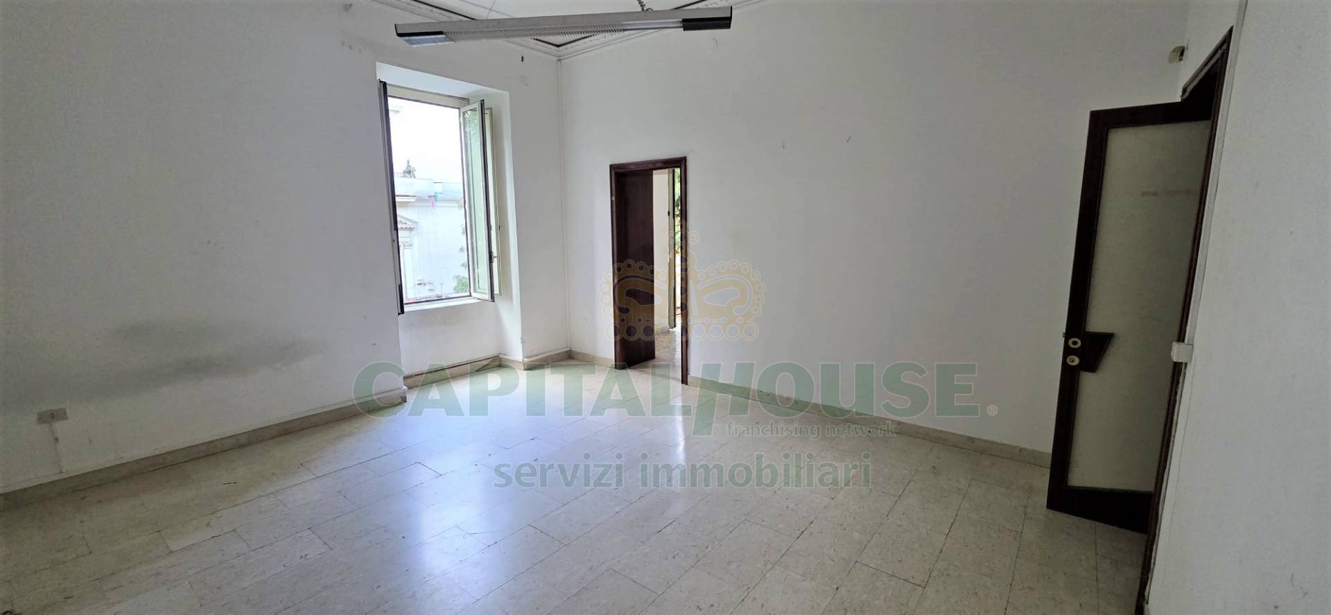 Appartamento in vendita a Caserta, Centro