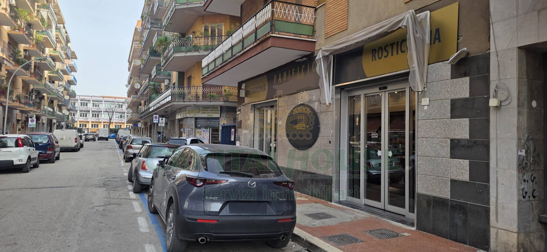 Commerciale in vendita a Caserta, Centro