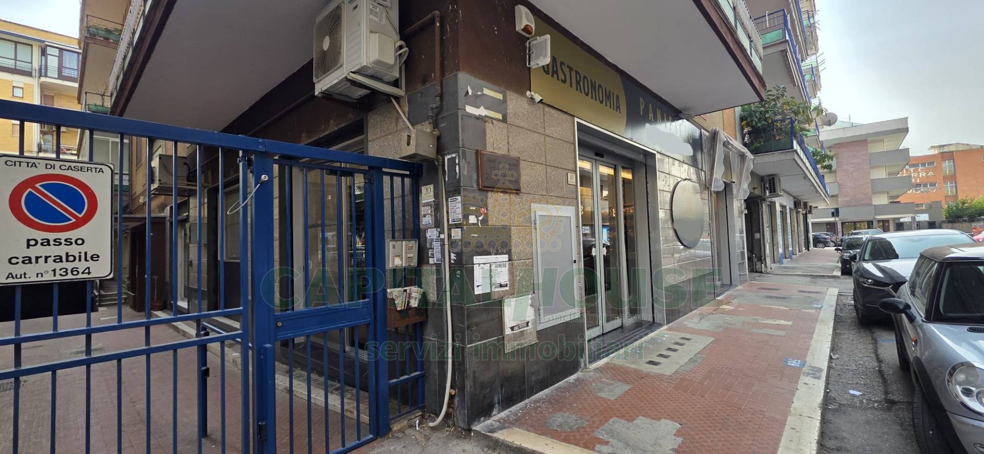 Commerciale in vendita a Caserta, Centro