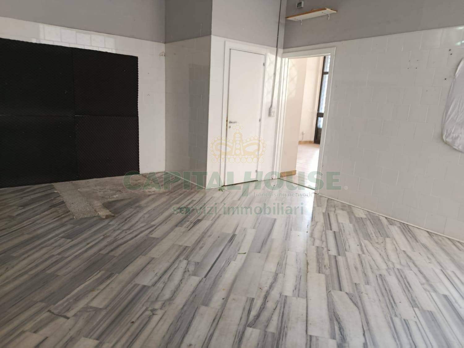 Commerciale in affitto a Caserta, Centro