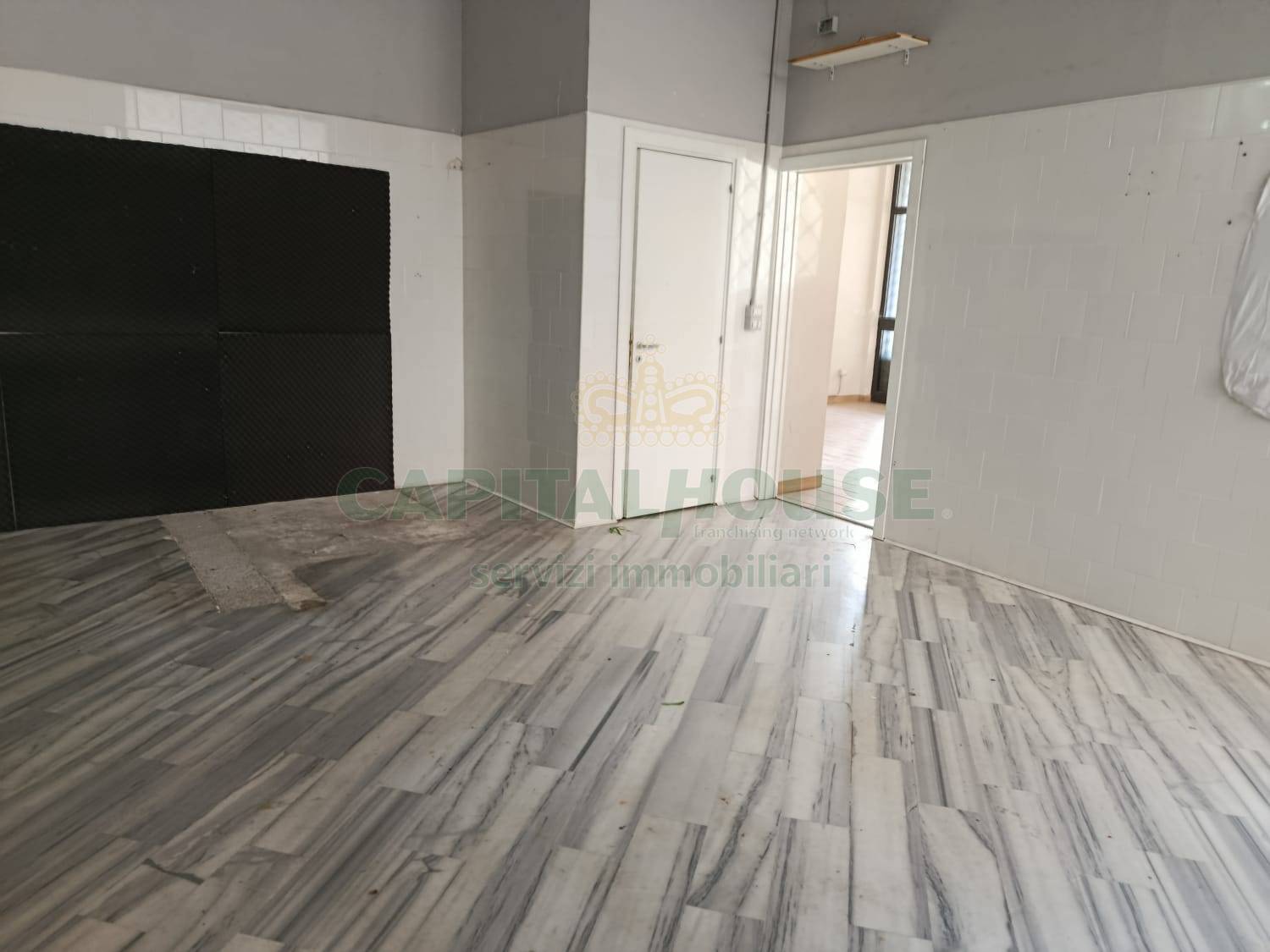 Commerciale in affitto a Caserta, Centro