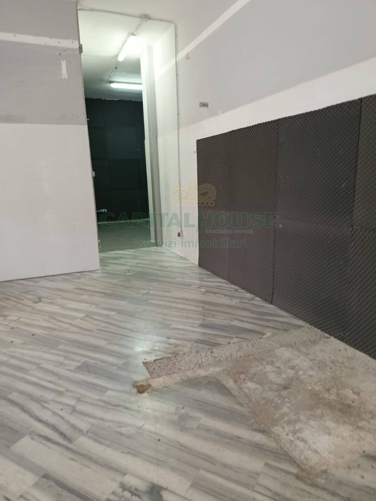 Commerciale in affitto a Caserta, Centro