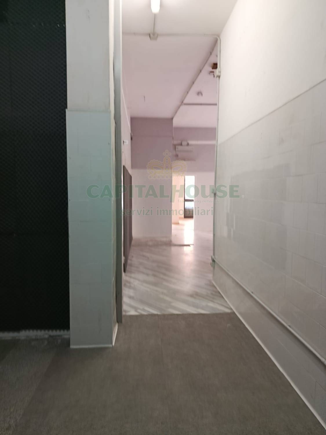 Commerciale in affitto a Caserta, Centro