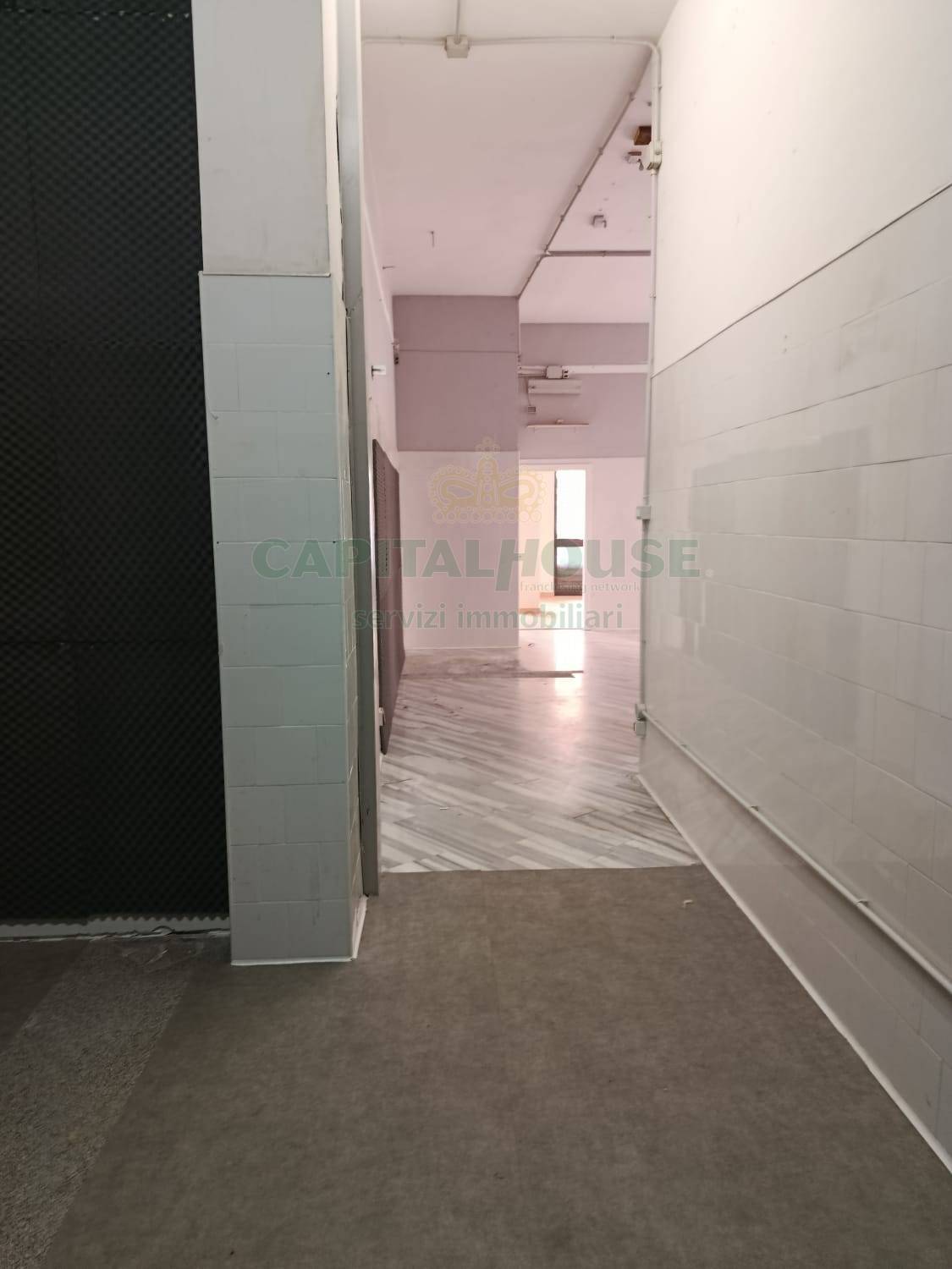 Commerciale in affitto a Caserta, Centro