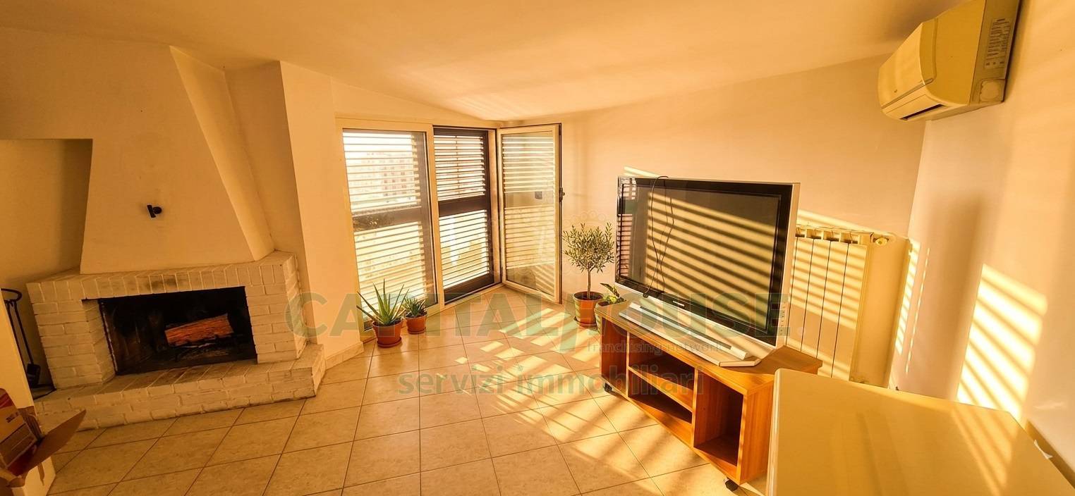 Sottotetto in vendita a Caserta, Tredici