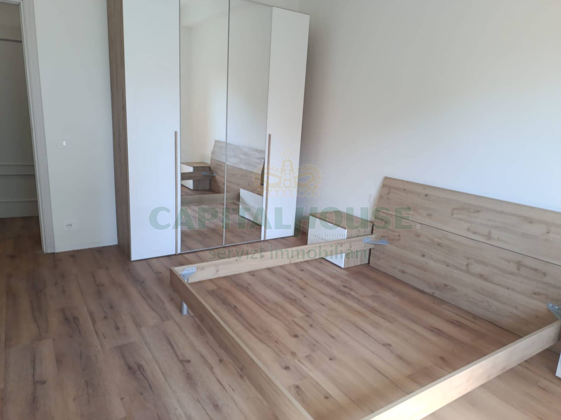 Camere (solo AFFITTO) in affitto a Caserta, Lincoln