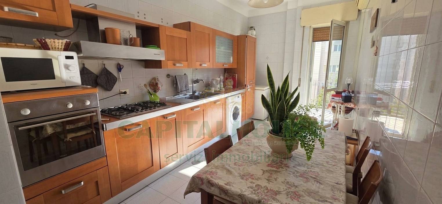 Appartamento in vendita a Caserta, Centro