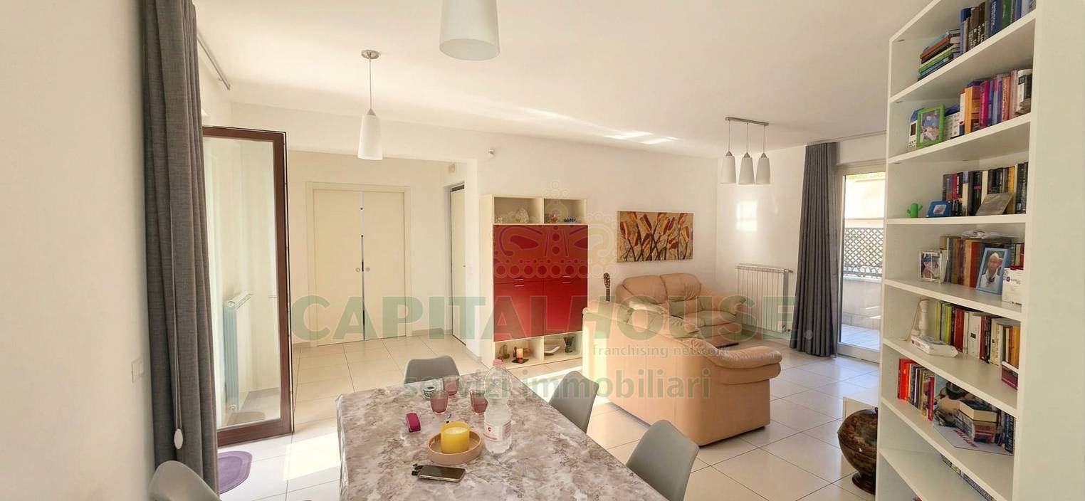 Appartamento in vendita a Caserta, Centro