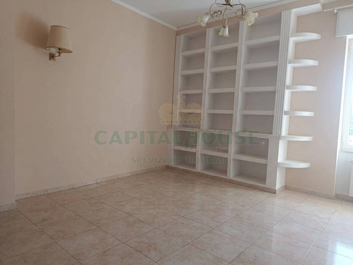 Appartamento in affitto a Caserta, Centro
