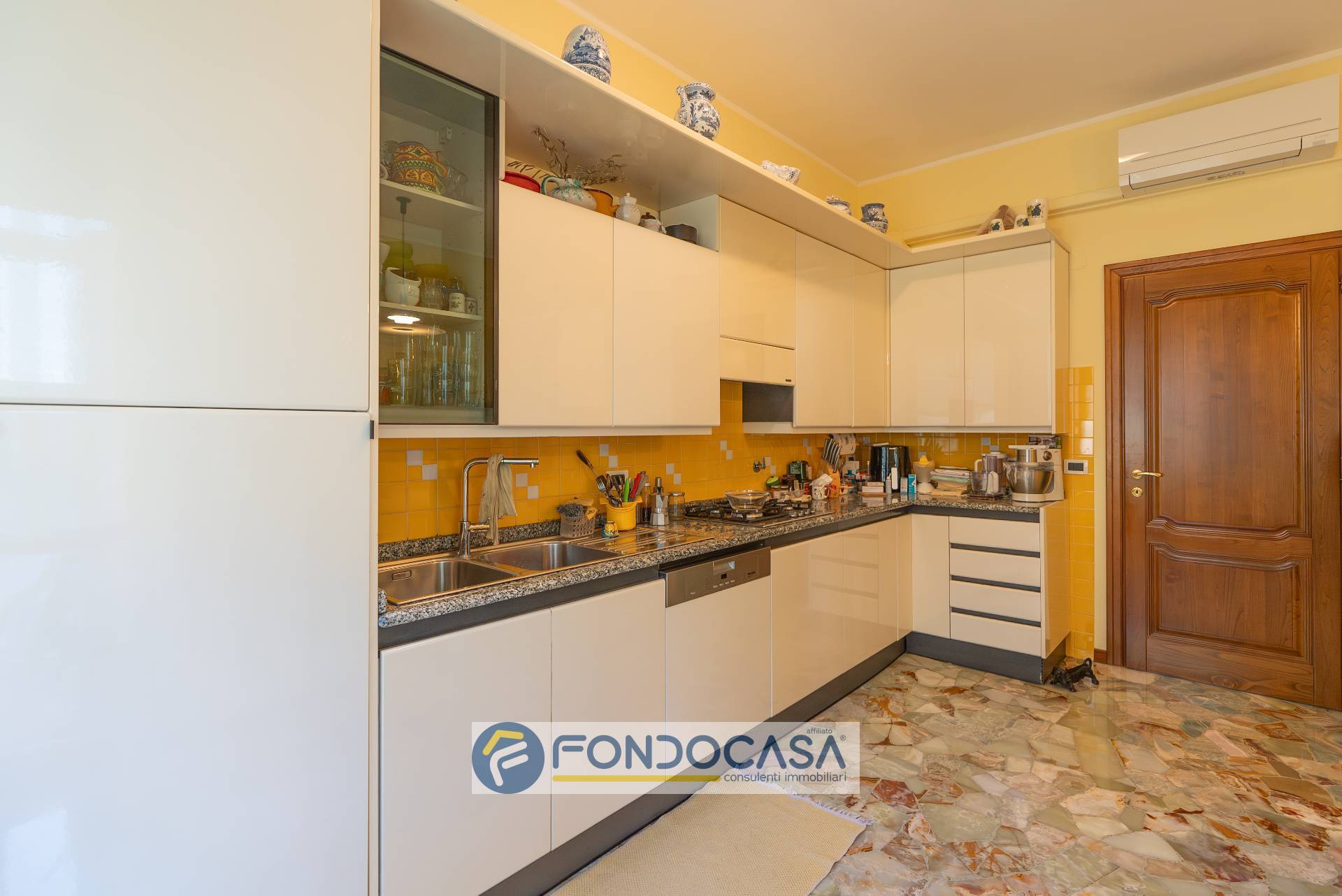 Appartamento in vendita a Savona, Valloria