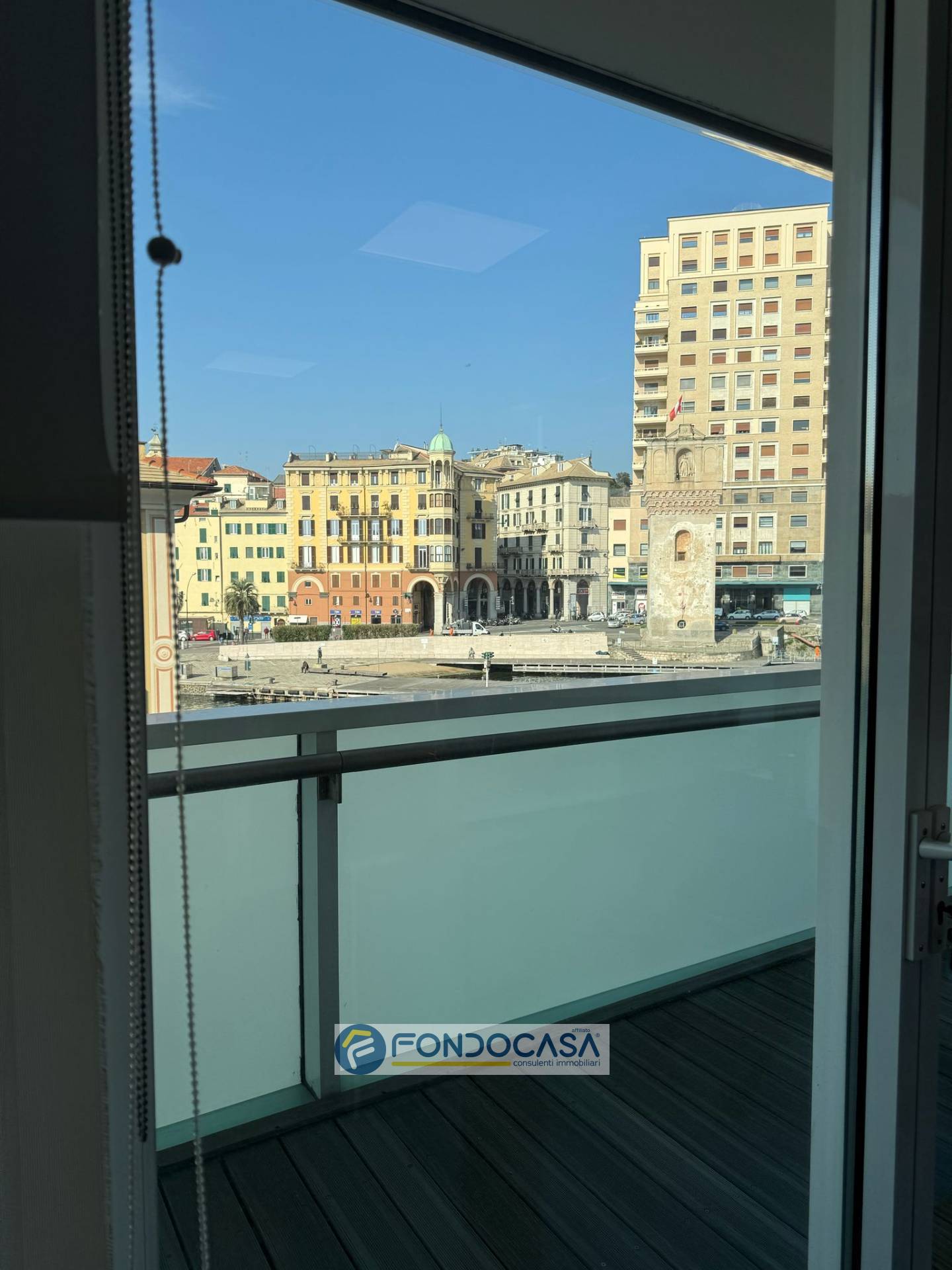 Ufficio in vendita a Savona, Centro