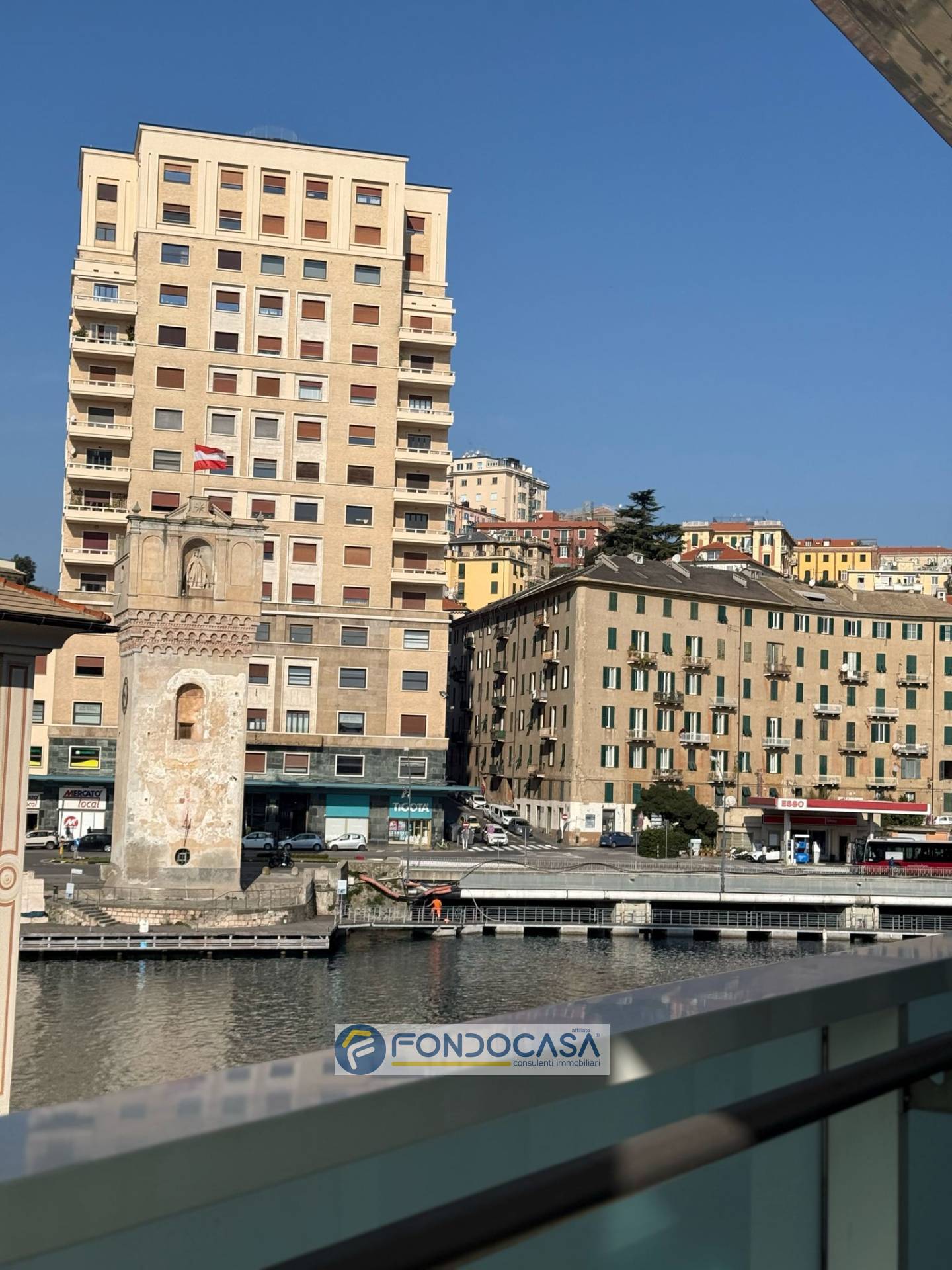 Ufficio in vendita a Savona, Centro