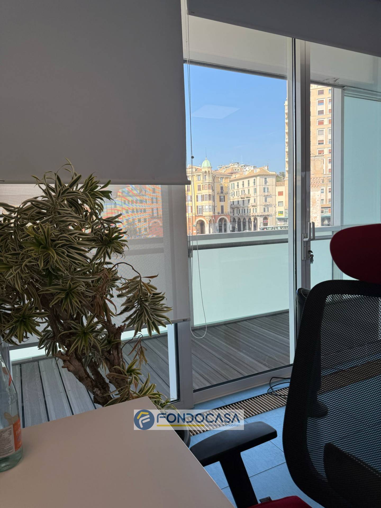 Ufficio in vendita a Savona, Centro