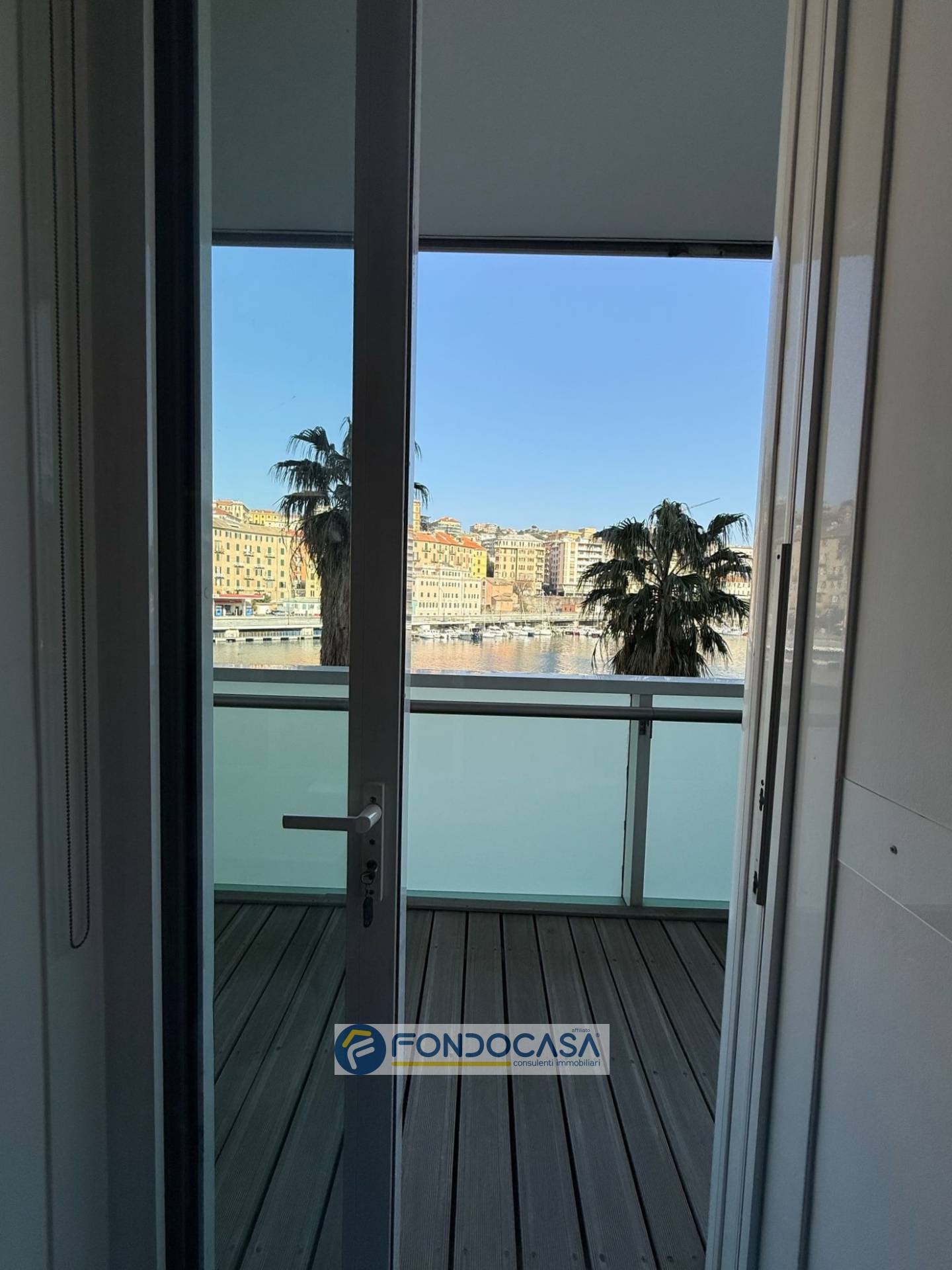 Ufficio in vendita a Savona, Centro