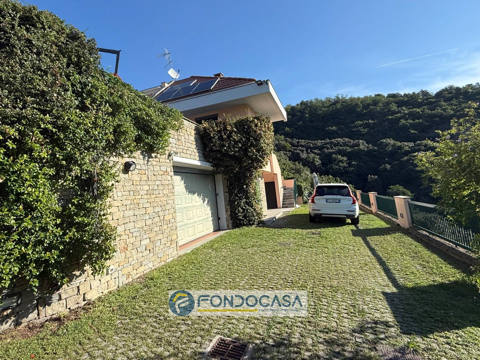 Villa in vendita a Savona, Legino