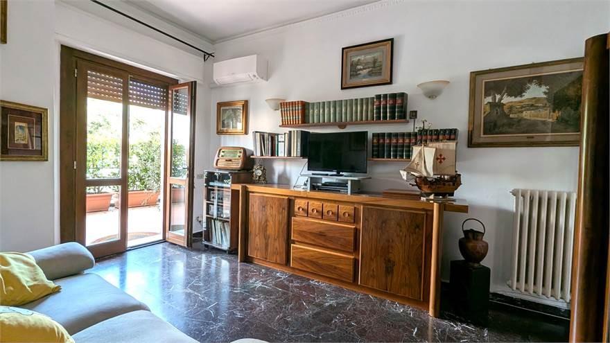 Appartamento con terrazzo a Pistoia