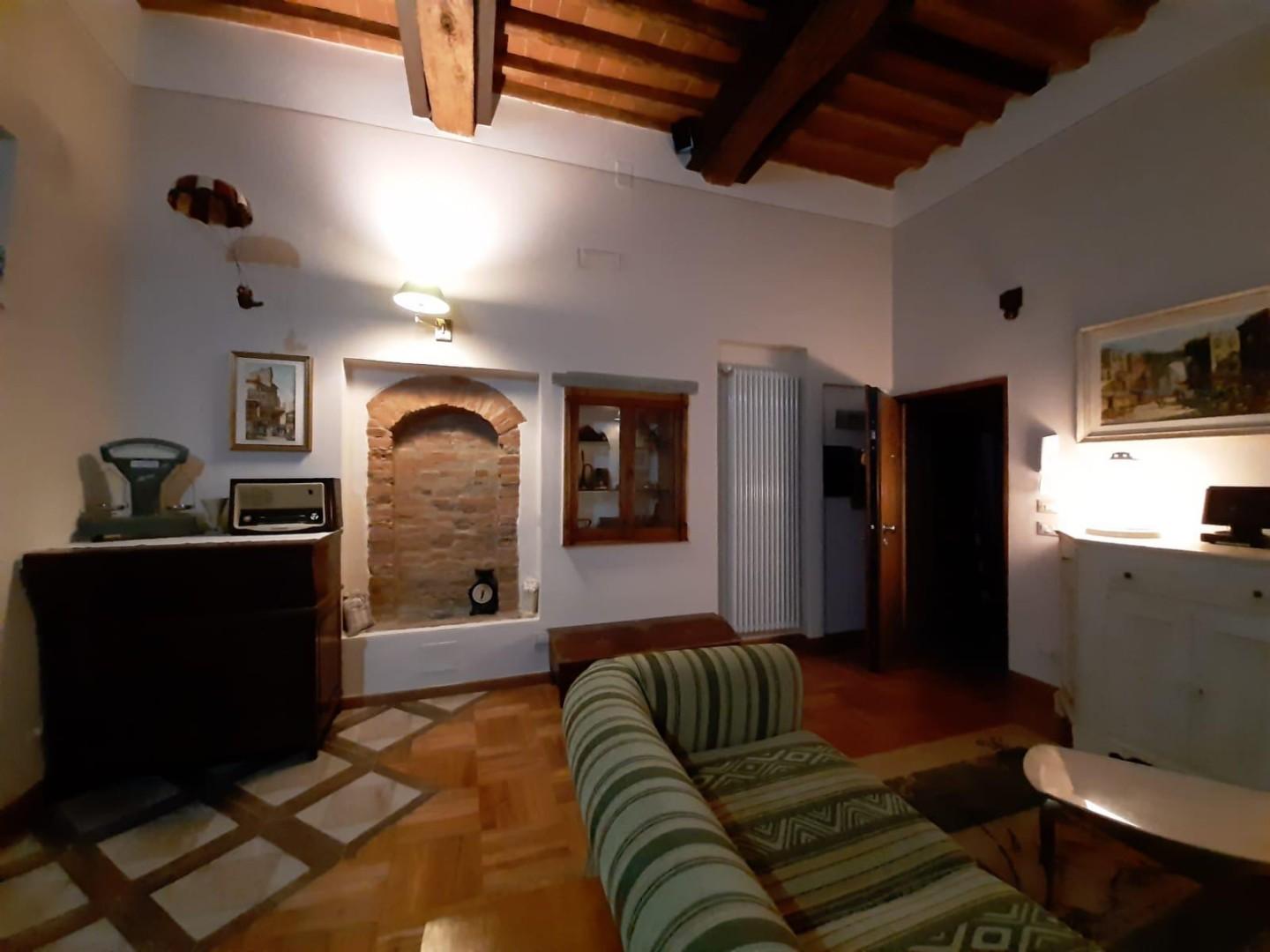 Trilocale arredato in affitto a Pistoia