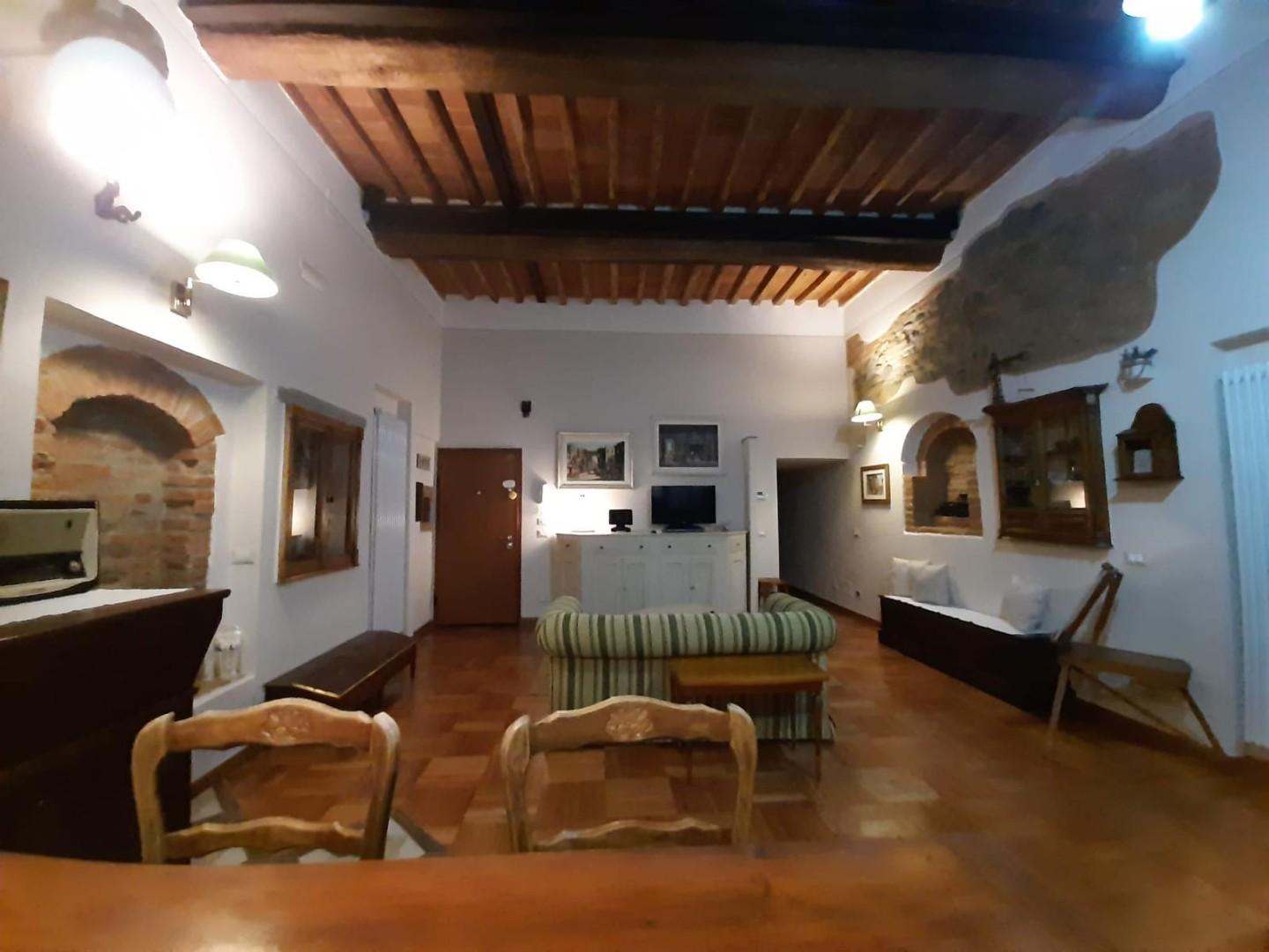 Trilocale arredato in affitto a Pistoia