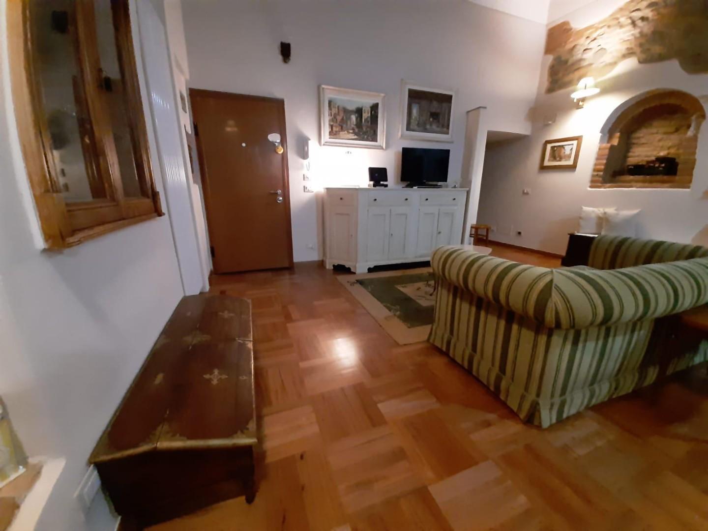 Trilocale arredato in affitto a Pistoia