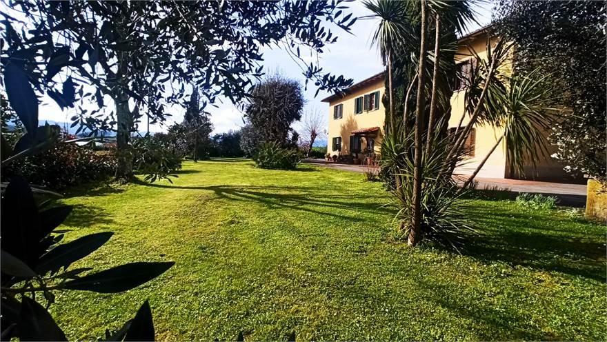 Rustico con giardino a Quarrata