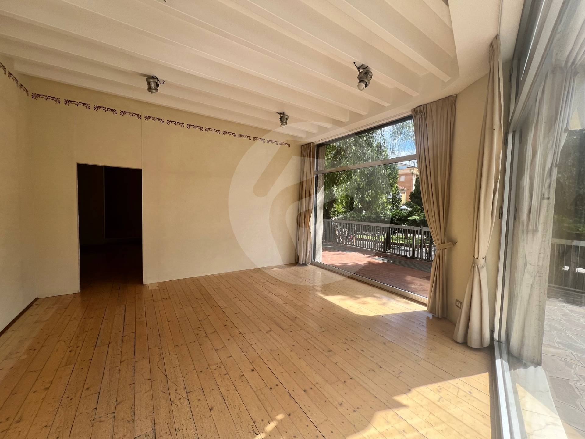 Attivit commerciale in vendita a Alassio