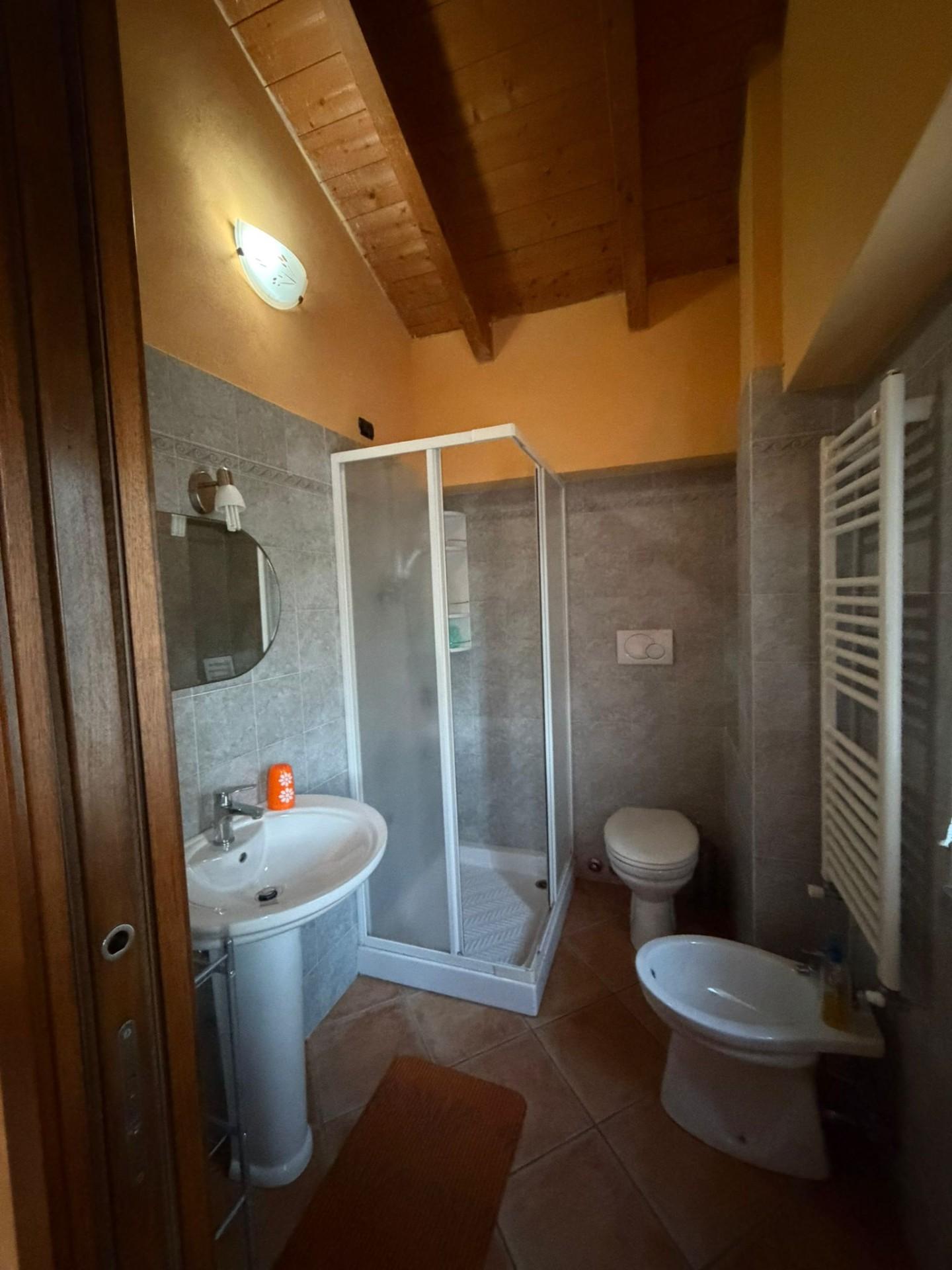 Casa indipendente arredata in affitto a Vezzano Ligure