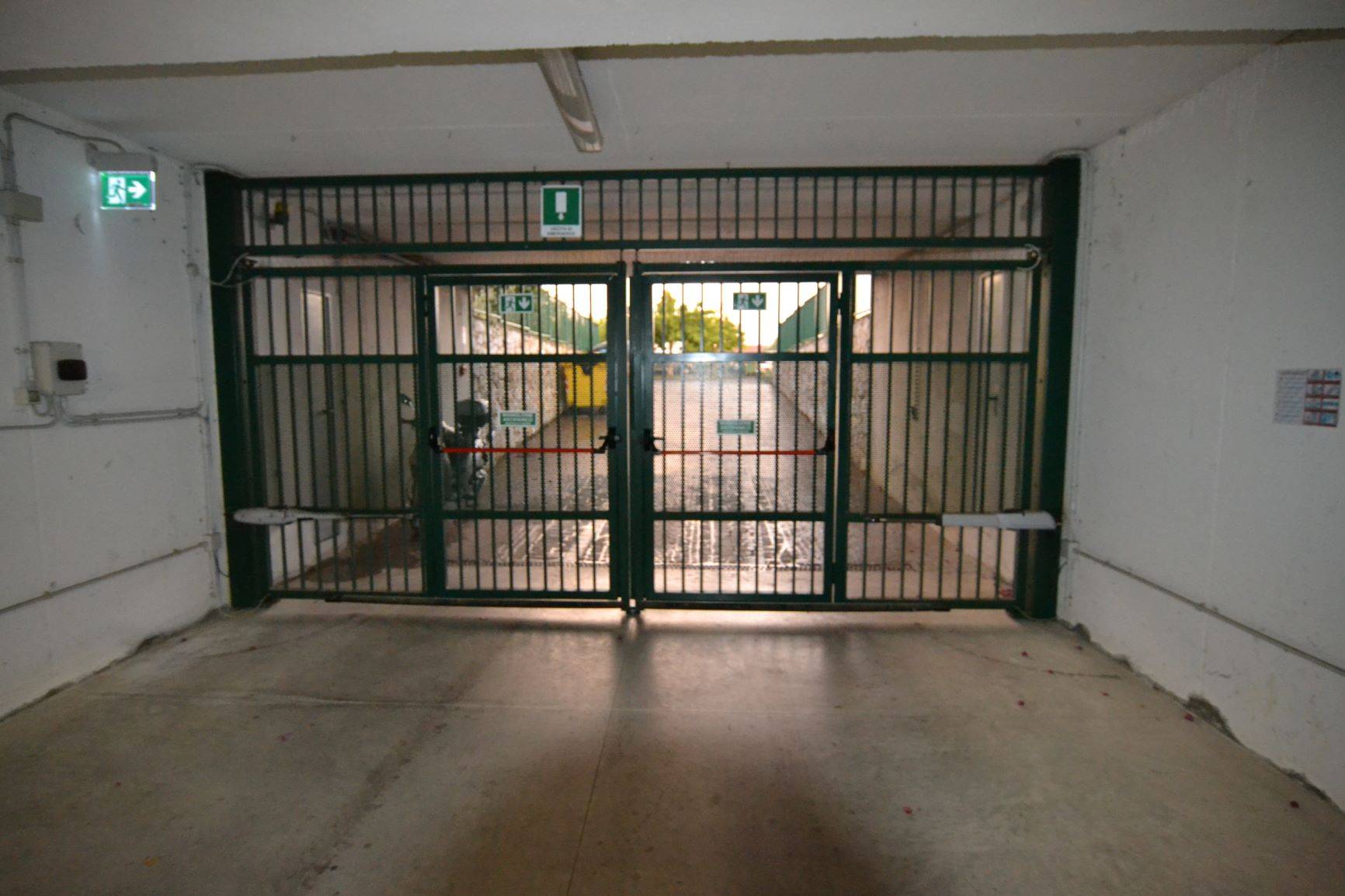 Box - magazzino in vendita a Loano