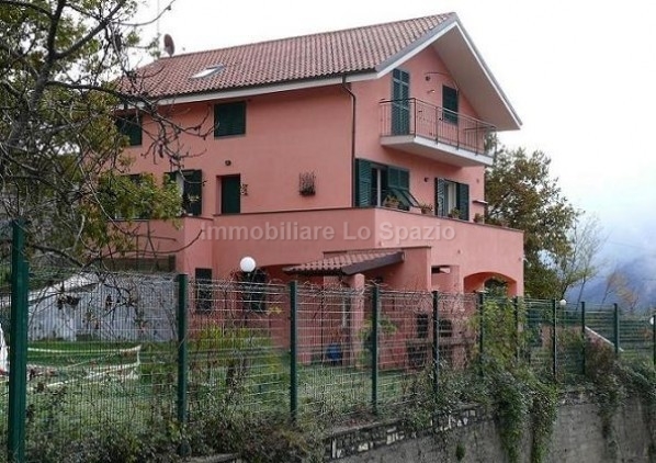 Quadrilocale con giardino in via pezzuoli, Testico
