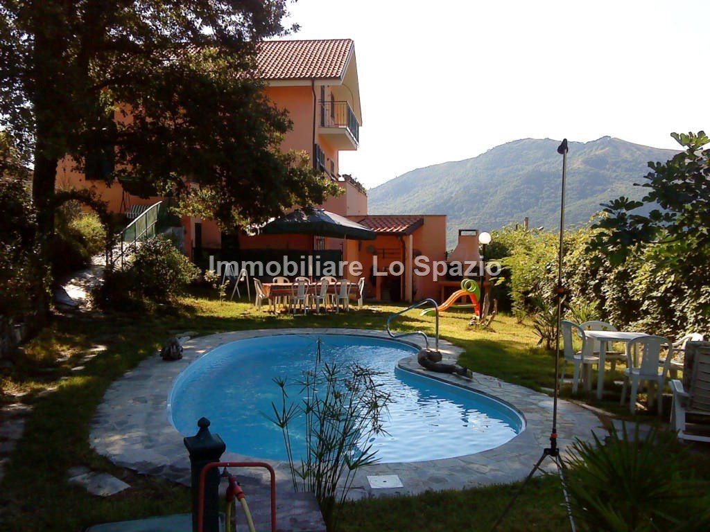 Quadrilocale con giardino in regione pezzuolo, Testico